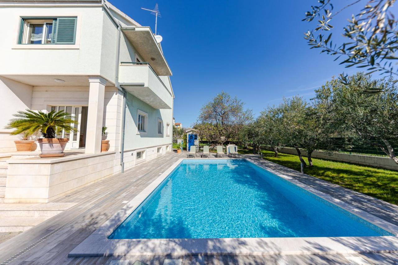 The Olive Poolhouse Apartment Split Exterior photo