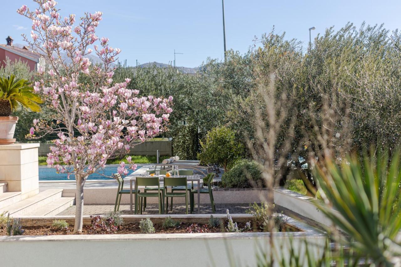 The Olive Poolhouse Apartment Split Exterior photo