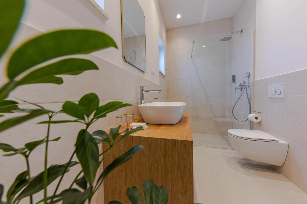 The Olive Poolhouse Apartment Split Exterior photo