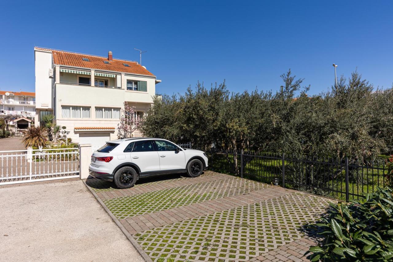 The Olive Poolhouse Apartment Split Exterior photo
