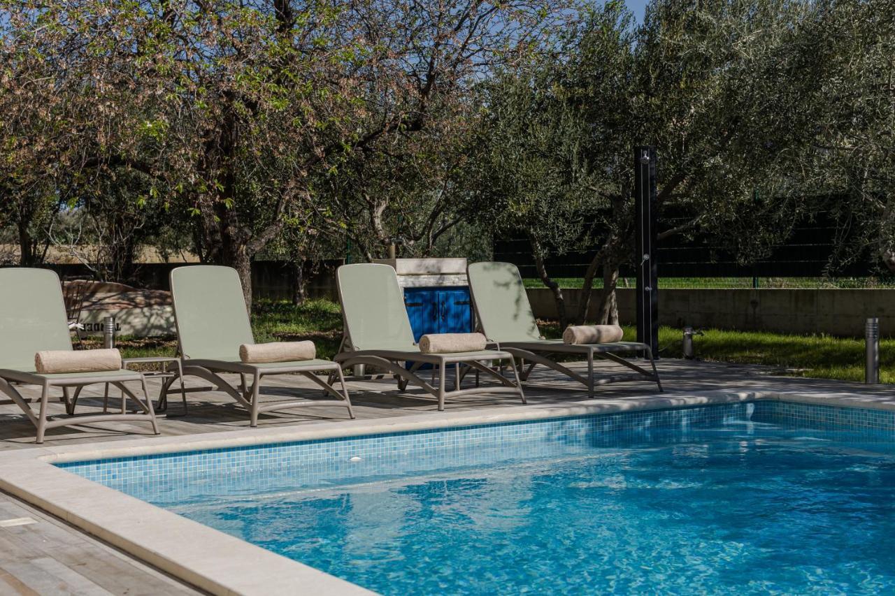 The Olive Poolhouse Apartment Split Exterior photo