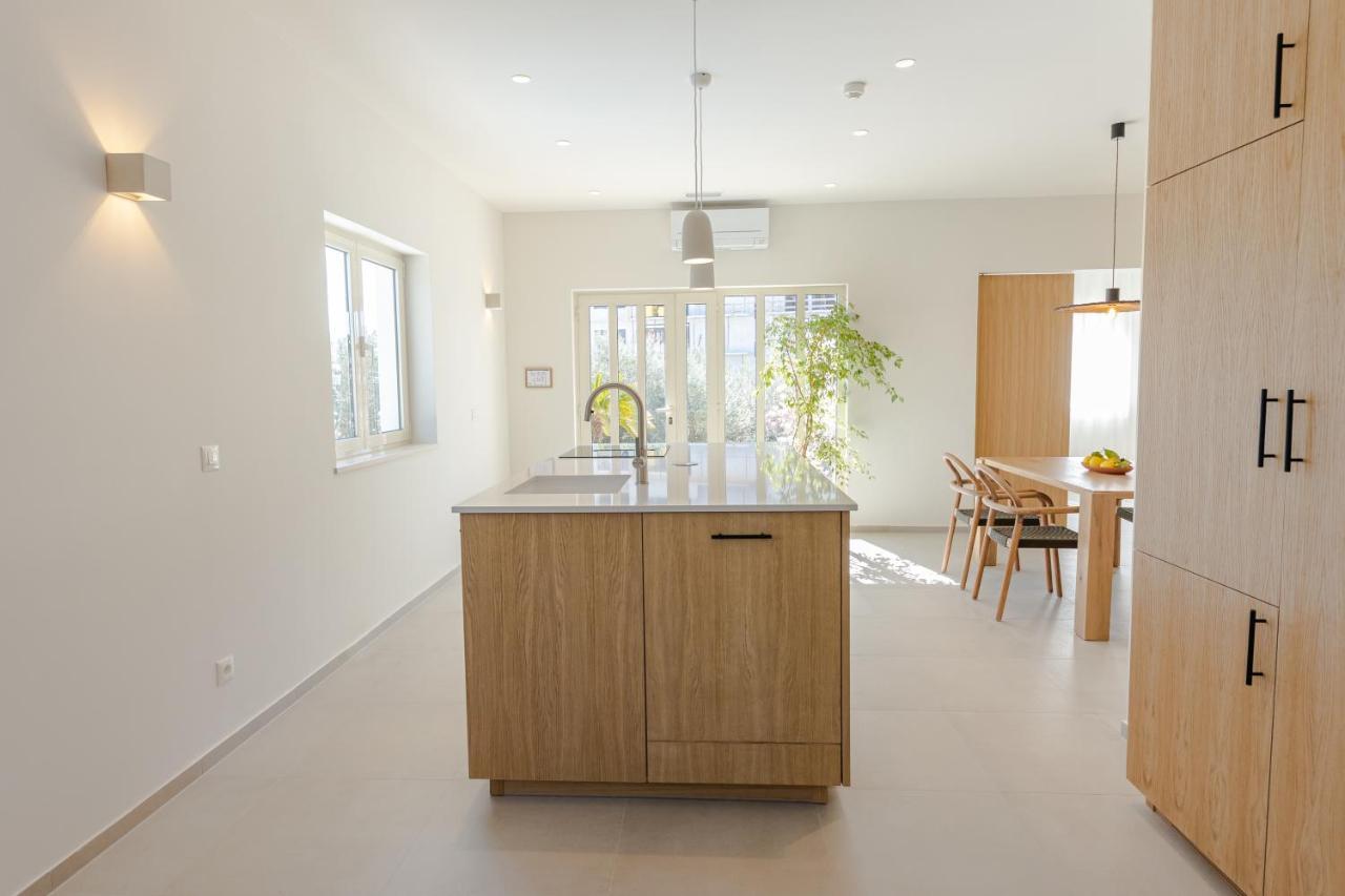The Olive Poolhouse Apartment Split Exterior photo