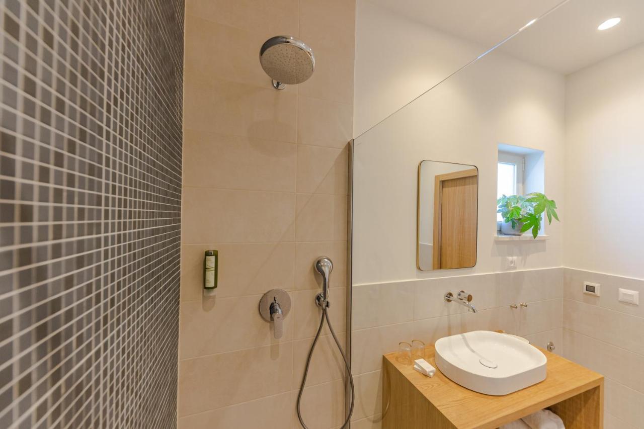 The Olive Poolhouse Apartment Split Exterior photo