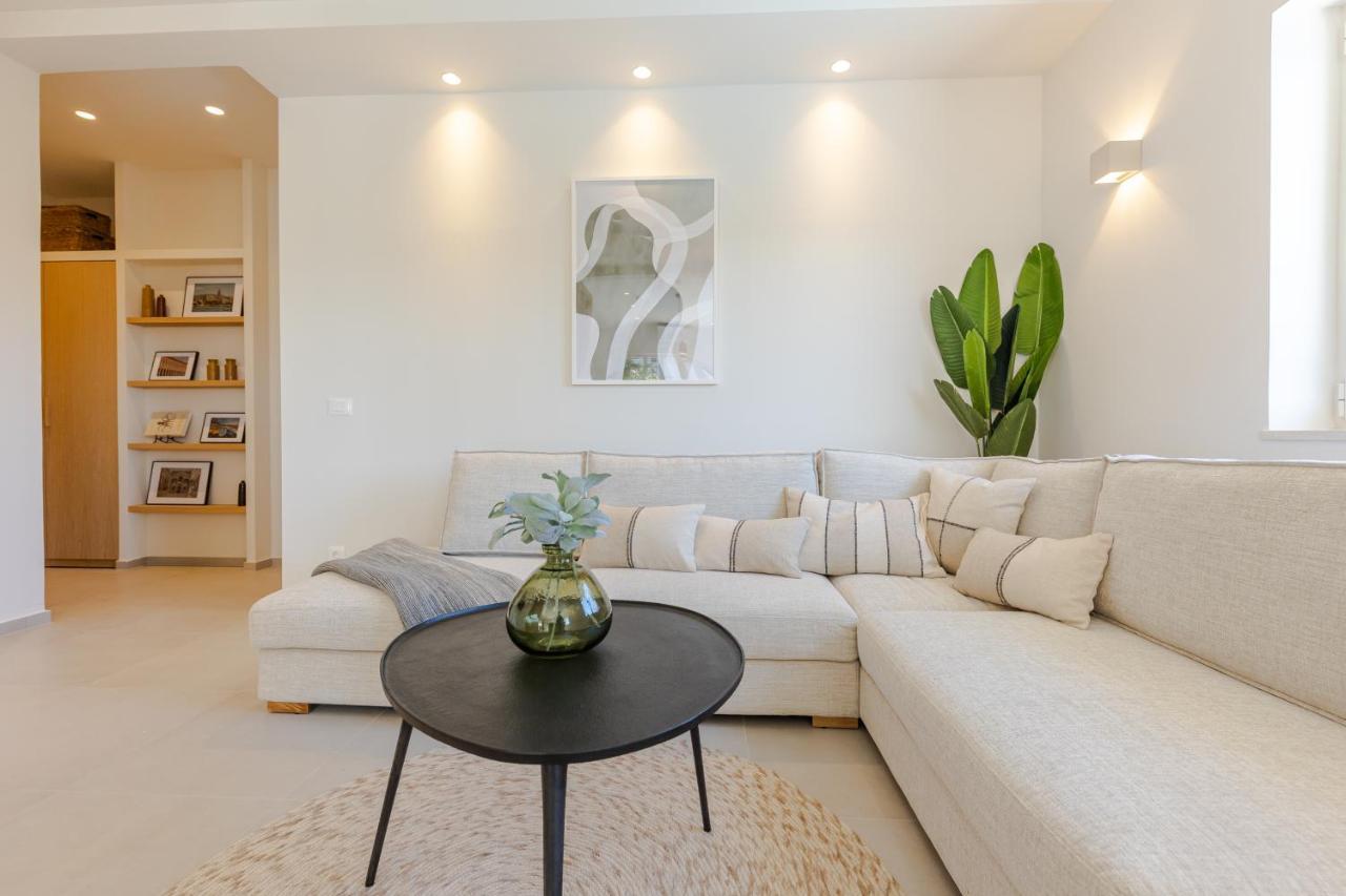 The Olive Poolhouse Apartment Split Exterior photo